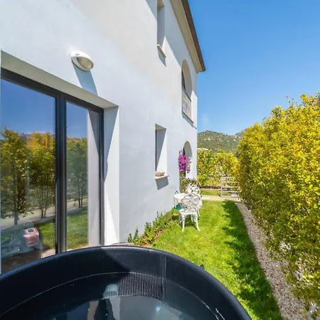 La Maison Doree Apartment